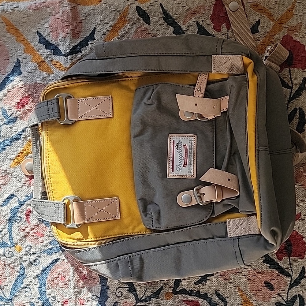 DOUGHNUT BACK PACK YELLOW/GREY.